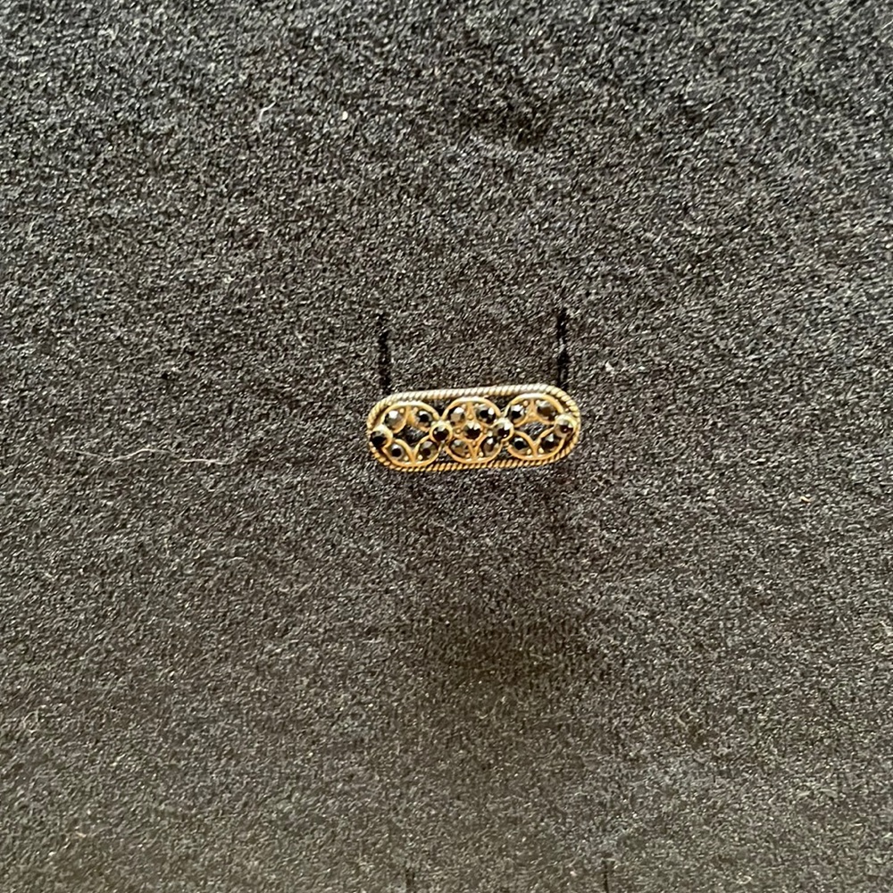 Beautiful, unique onyx ring